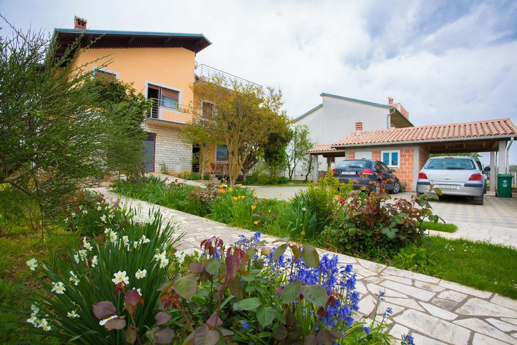 Apartments Nela Pula Exterior foto